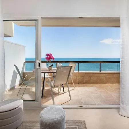 Tatil Evi Magnificent Beachfront *