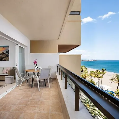 Magnificent Beachfront Tatil Evi *