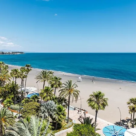 Magnificent Beachfront إِستيبونا